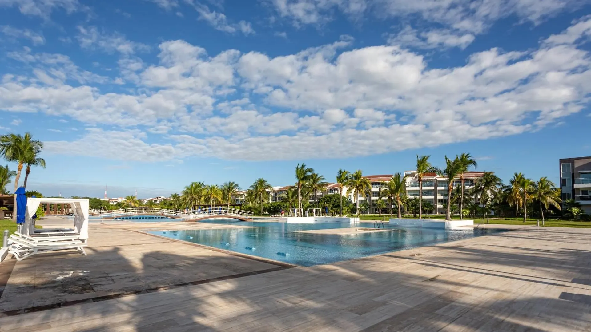 Casa Miraflores Condo Playa del Carmen