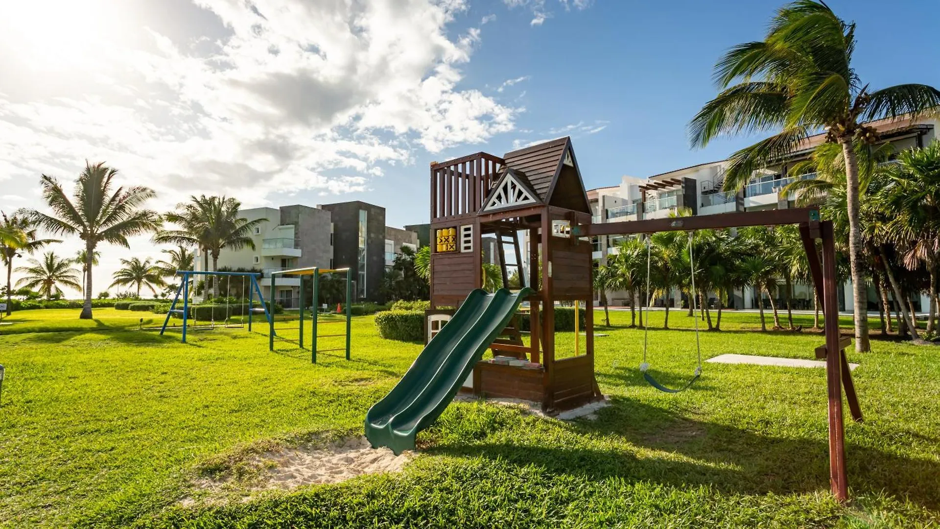 Casa Miraflores Condo Playa del Carmen Mexico